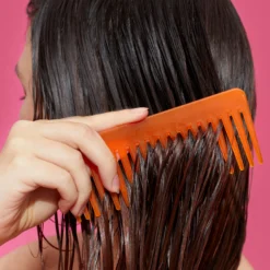 Amika The Wizard Silicone-Free Detangling Primer