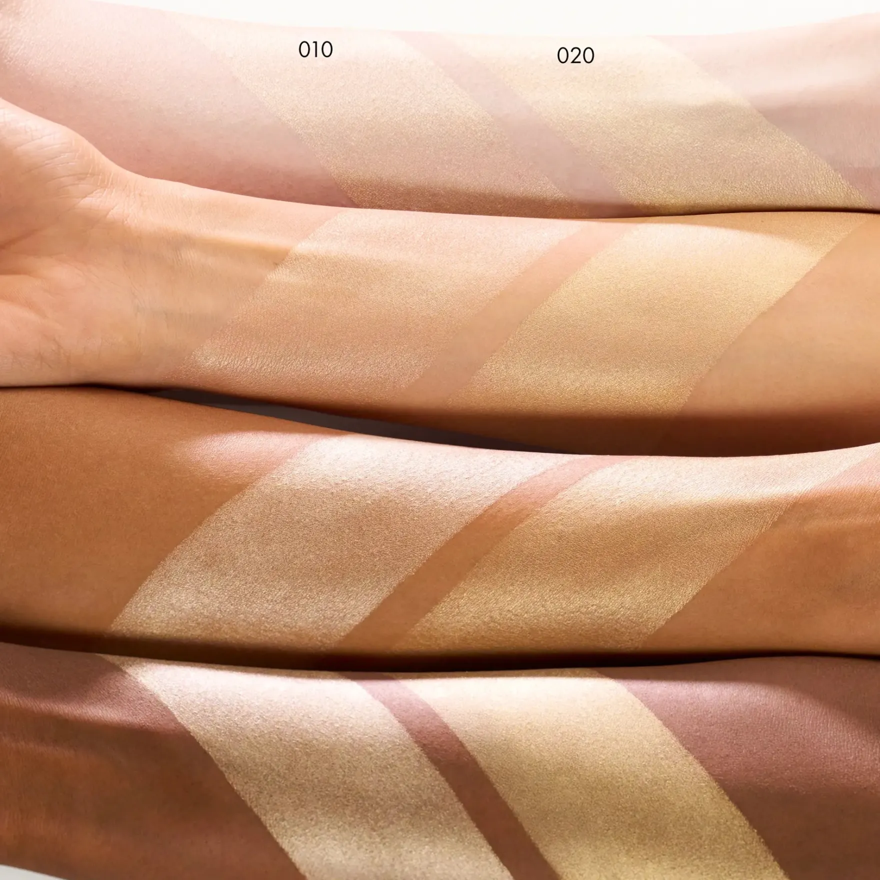 Aura Glam Bouncy Highlighter 010 Moonlit Sand