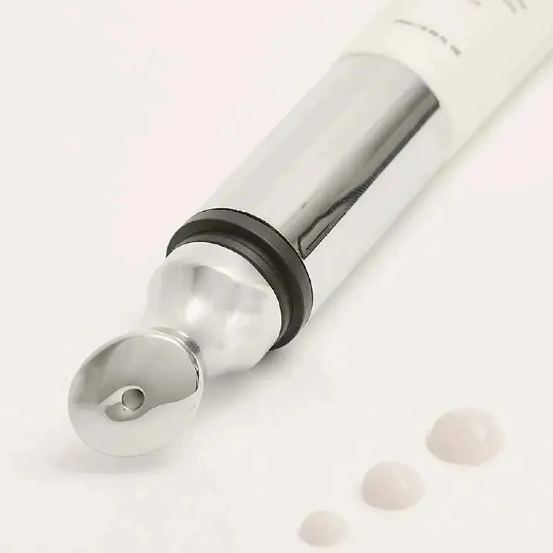 Black Yuja Bean Lifting Auto Eye Cream
