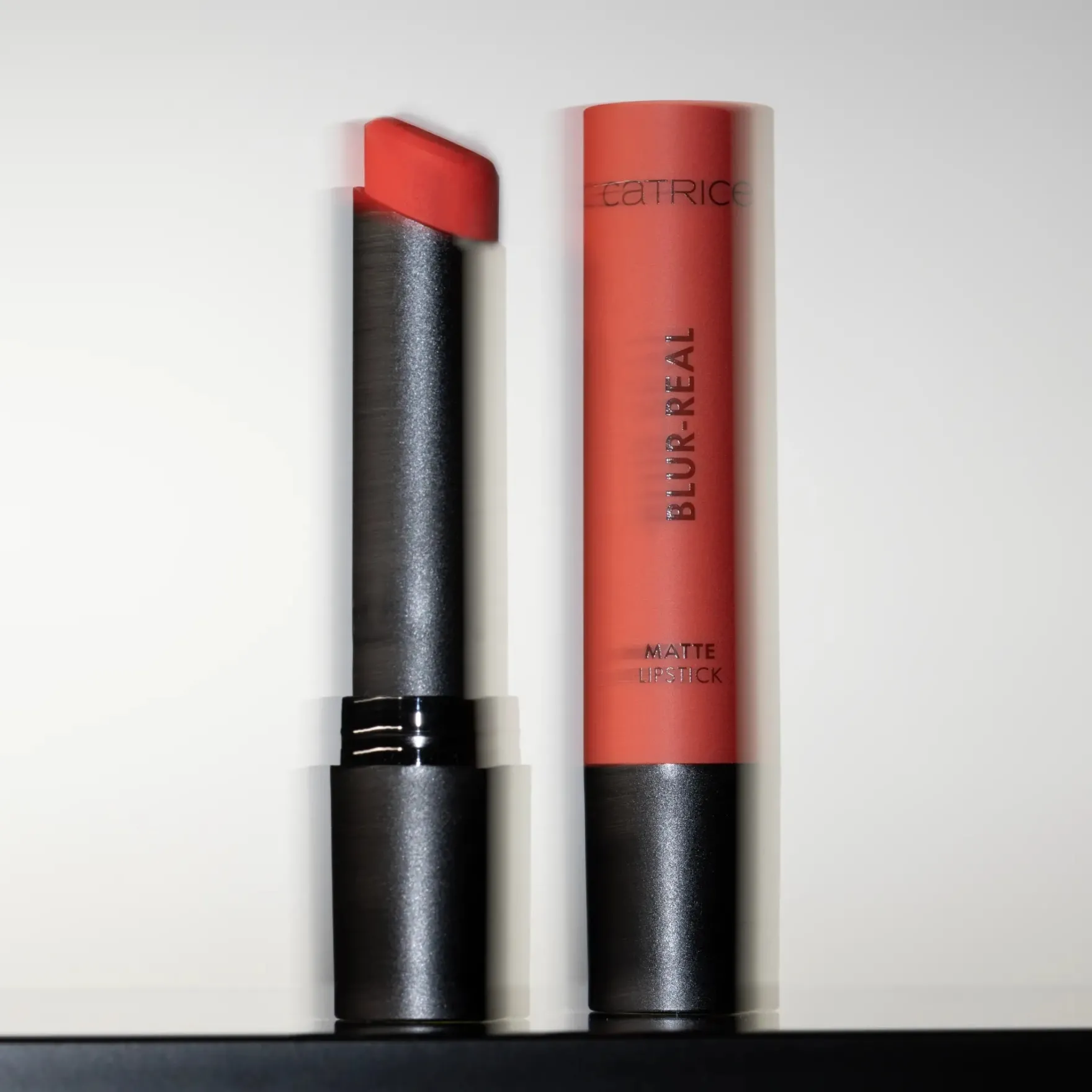 Blur-Real Matte Lipstick 050 Airy Crush