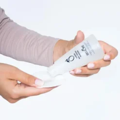 Caring Nail Polish Remover 120 ml