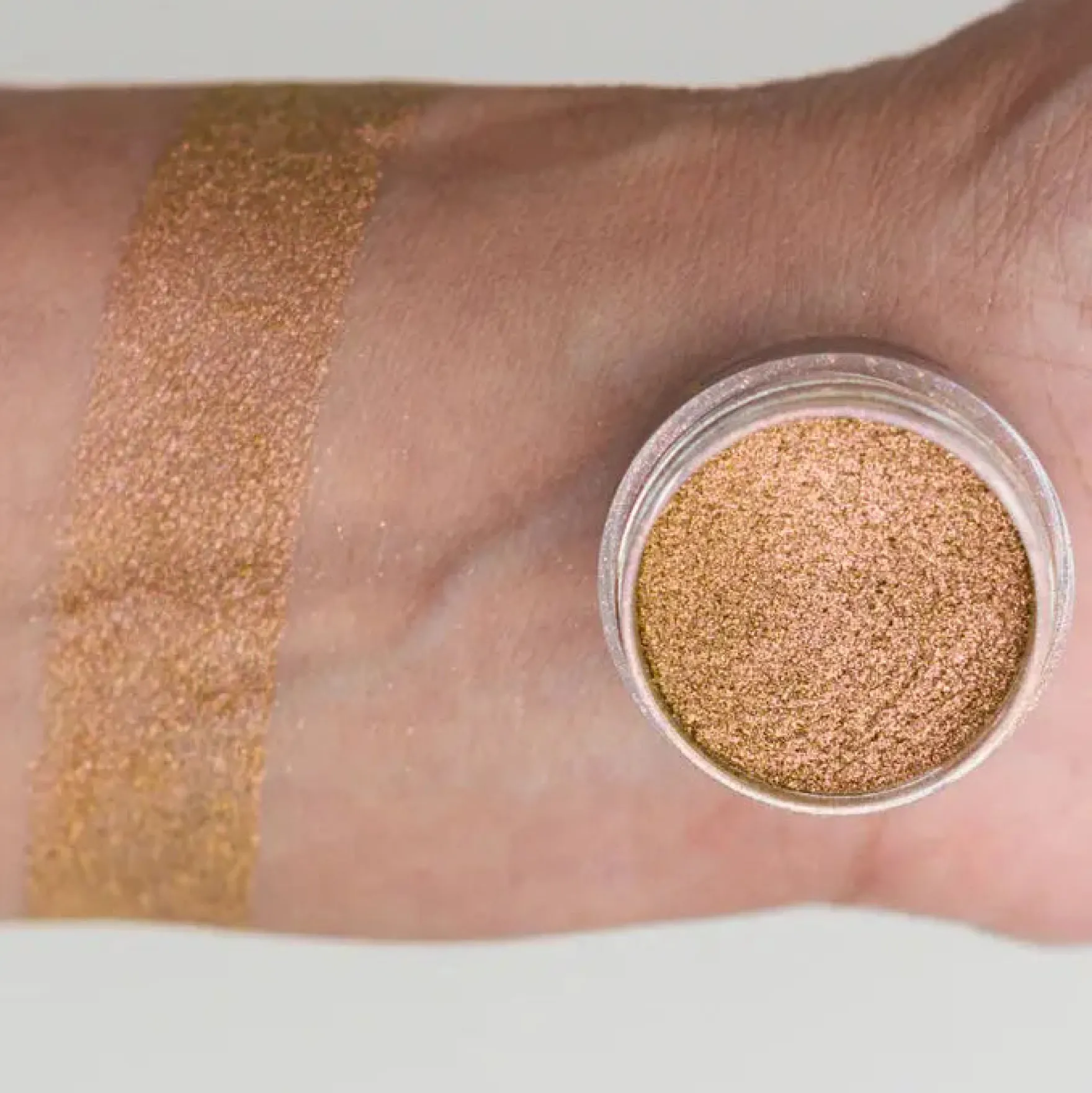 Chameleon-Diamond Pigments Cosmic