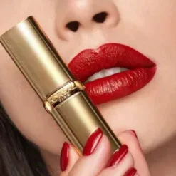 Color Riche Satin Lipstick 300 Le Rouge Paris