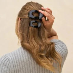 Flat Cloud Clip Black Medium