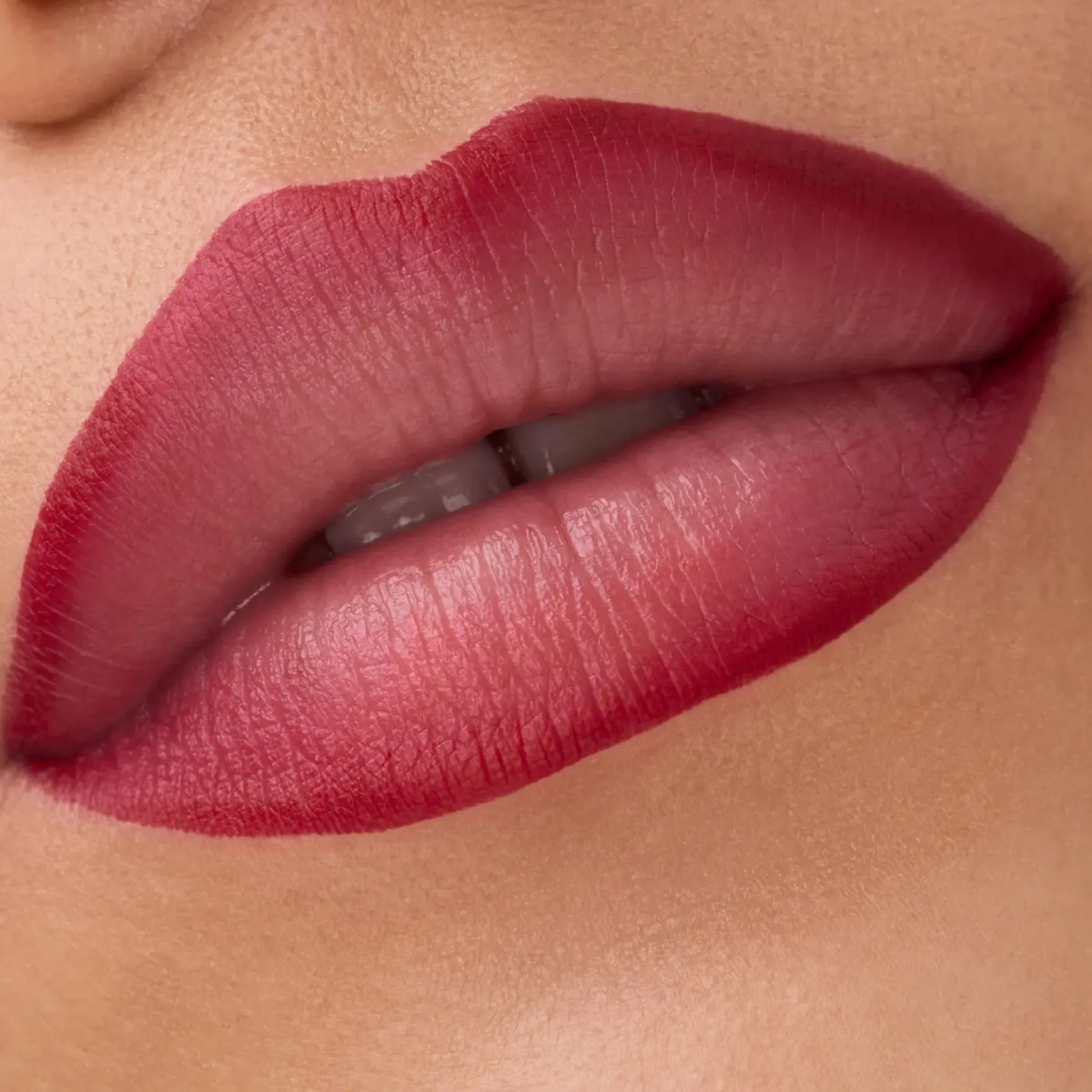 Gel Glide Long-Lasting Lip Liner 030 Left On Red