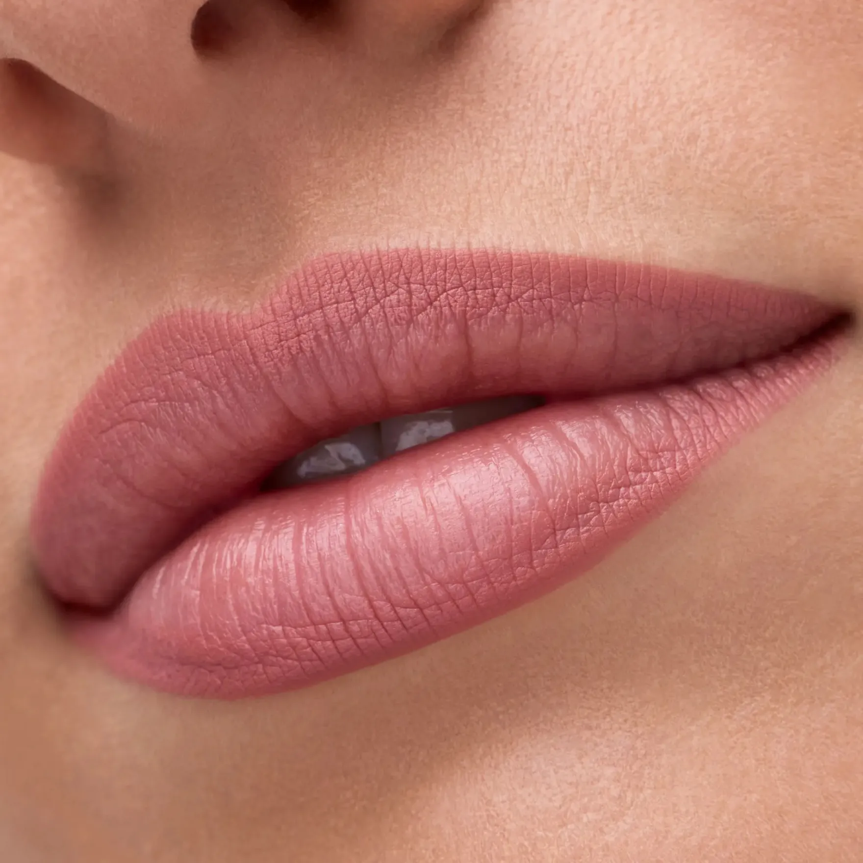 Gel Glide Long-Lasting Lip Liner 010 Princess Charming