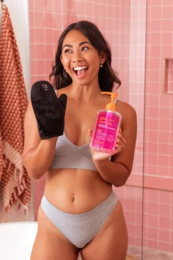 Glow Your Own Way Self Tan Gel