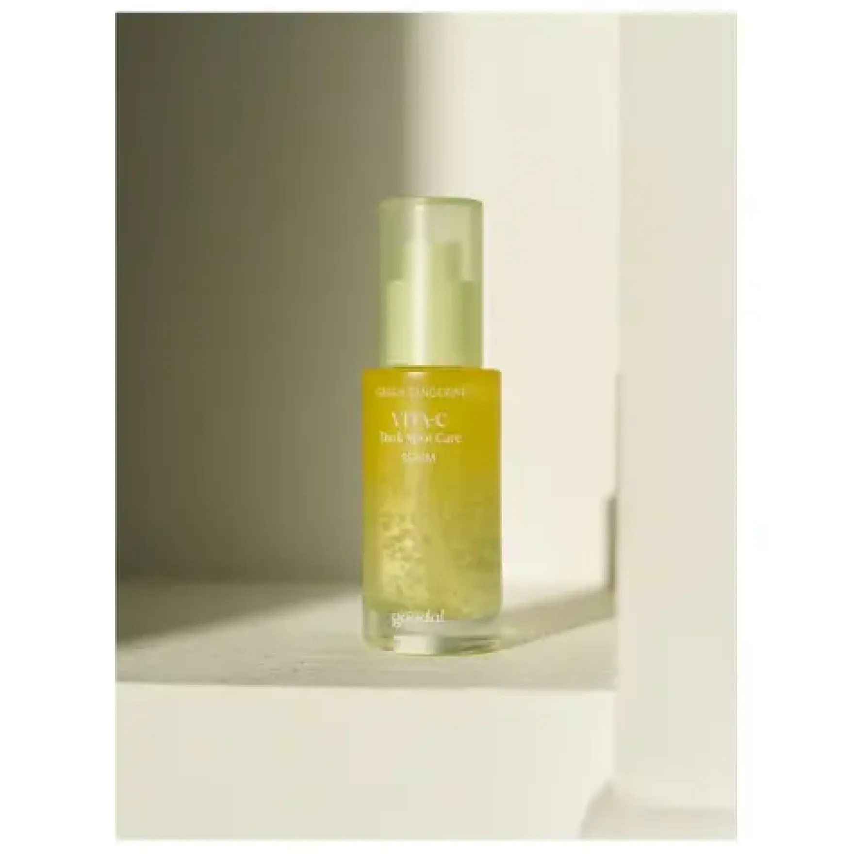 Green Tangerine Vita C Dark Spot Care Serum