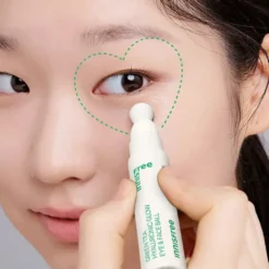 Green Tea Hyaluronic Glow Eye & Face Ball