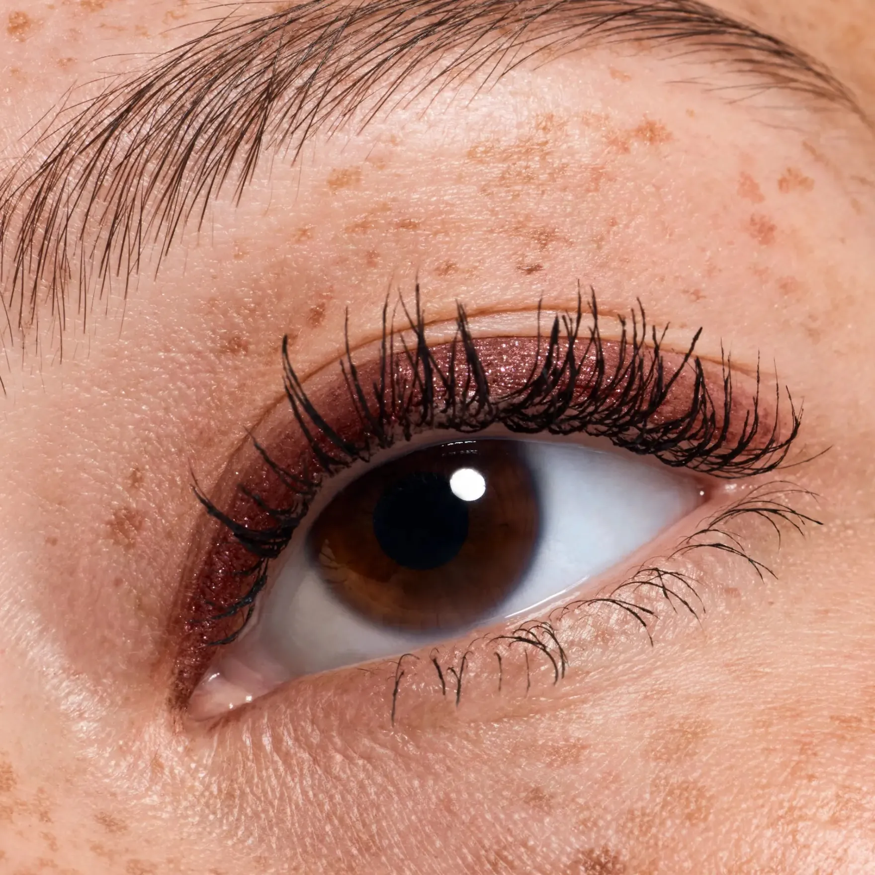 Jewel Glide Effect Eye Pencil 050 Ruby Crystals