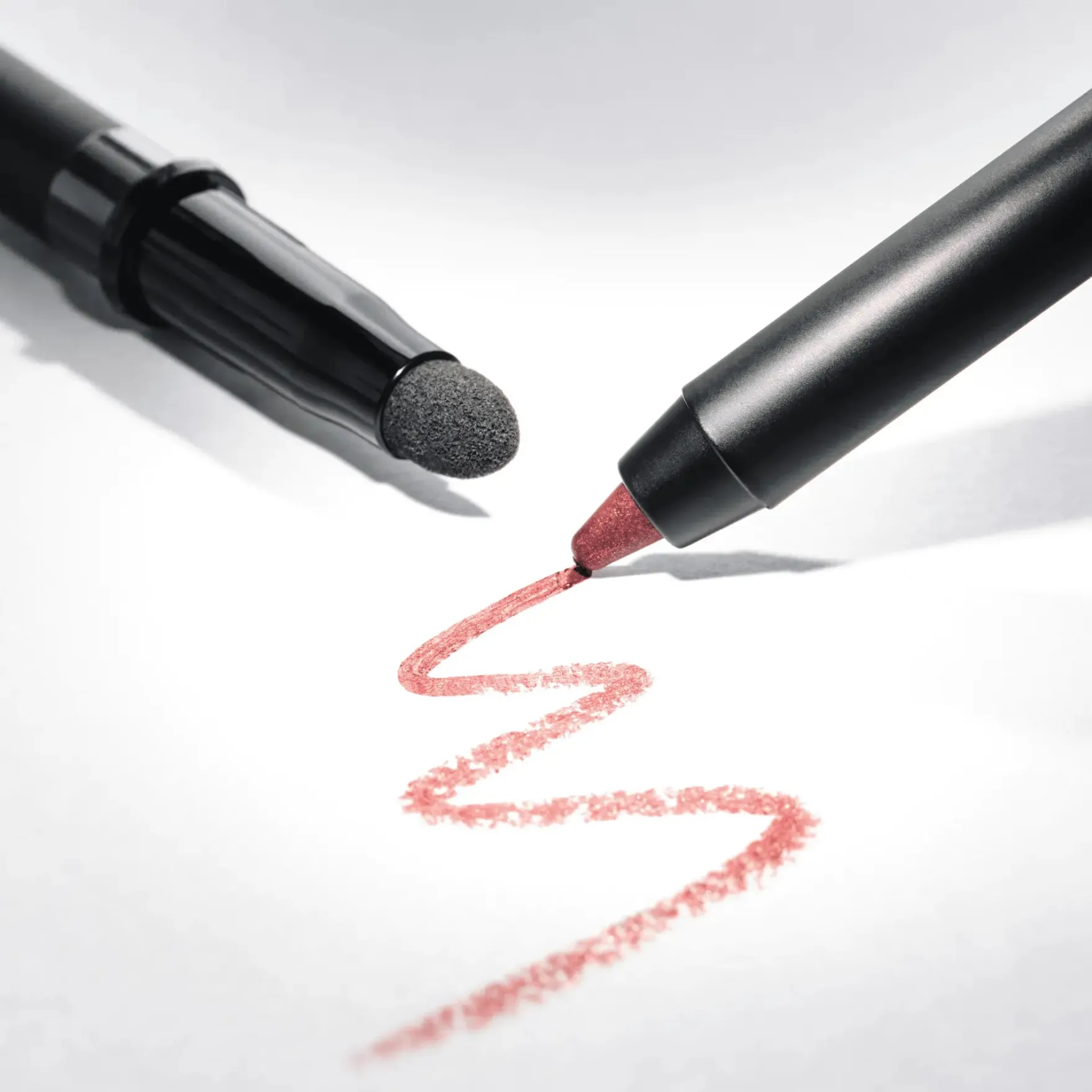 Jewel Glide Effect Eye Pencil 050 Ruby Crystals