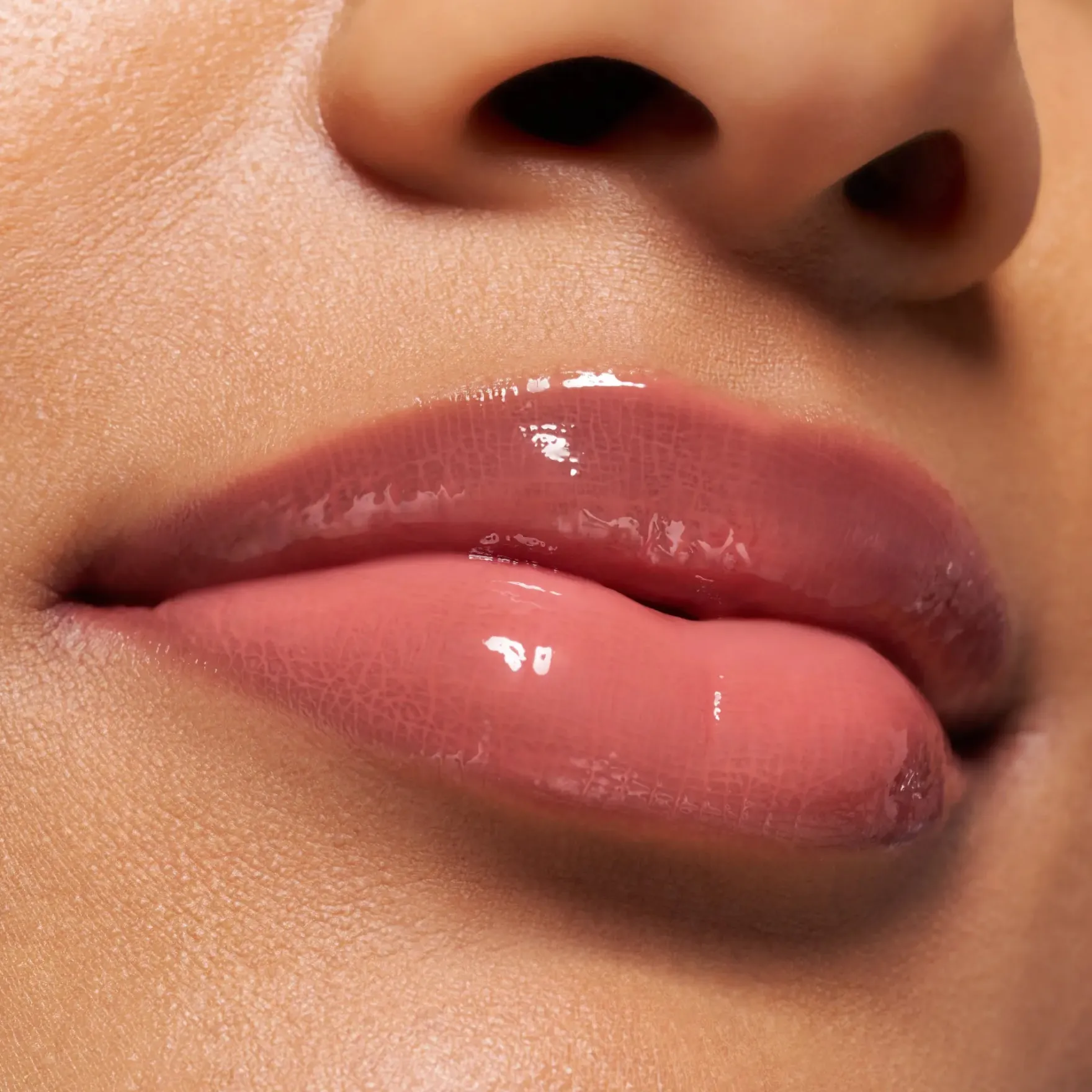 Juicy Bomb Plumping Lipgloss 04 Blossom Peach