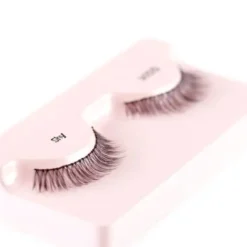 Looks So Natural Lashes Shy