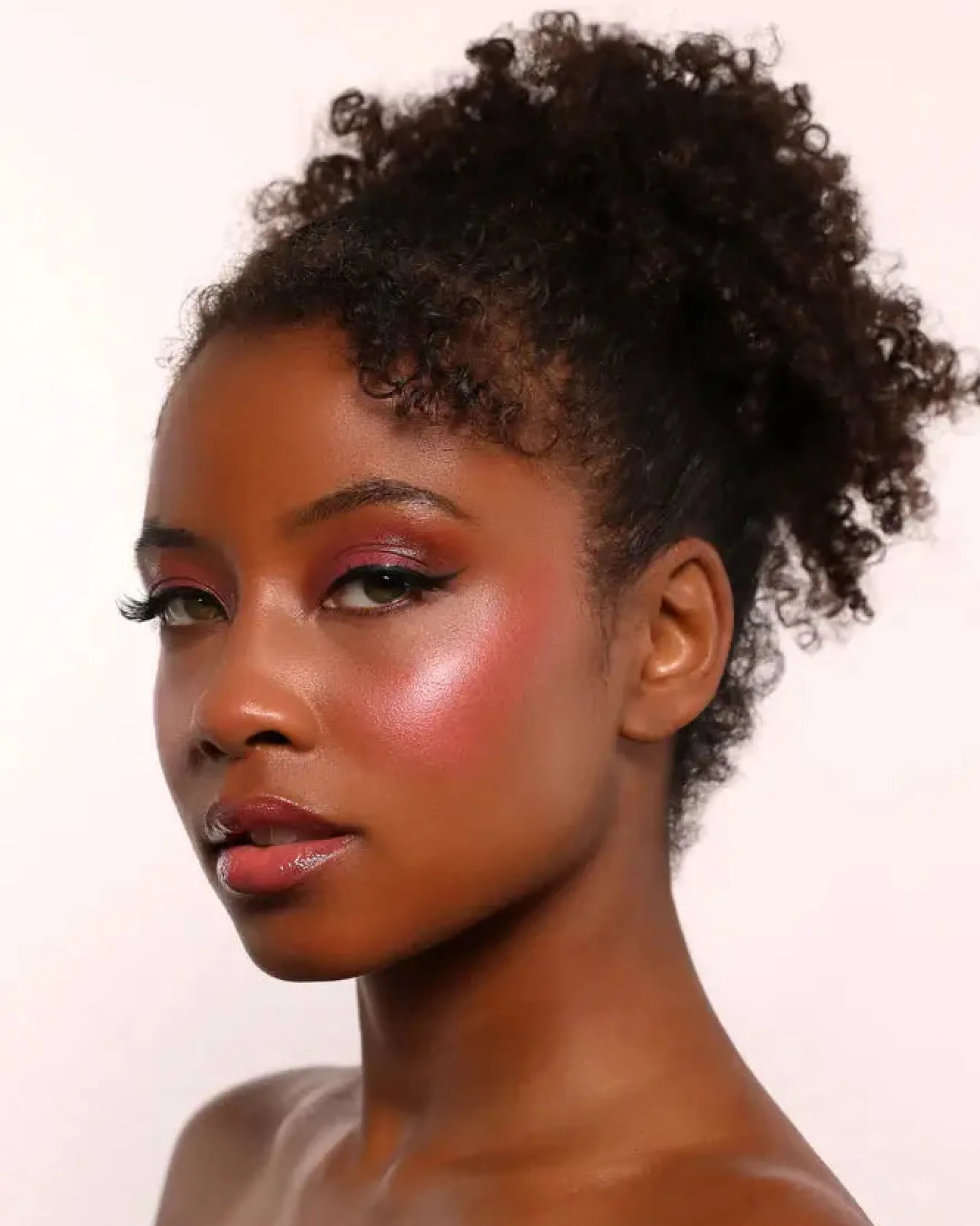 Love Steady Shimmer Blush 002 So Lucky