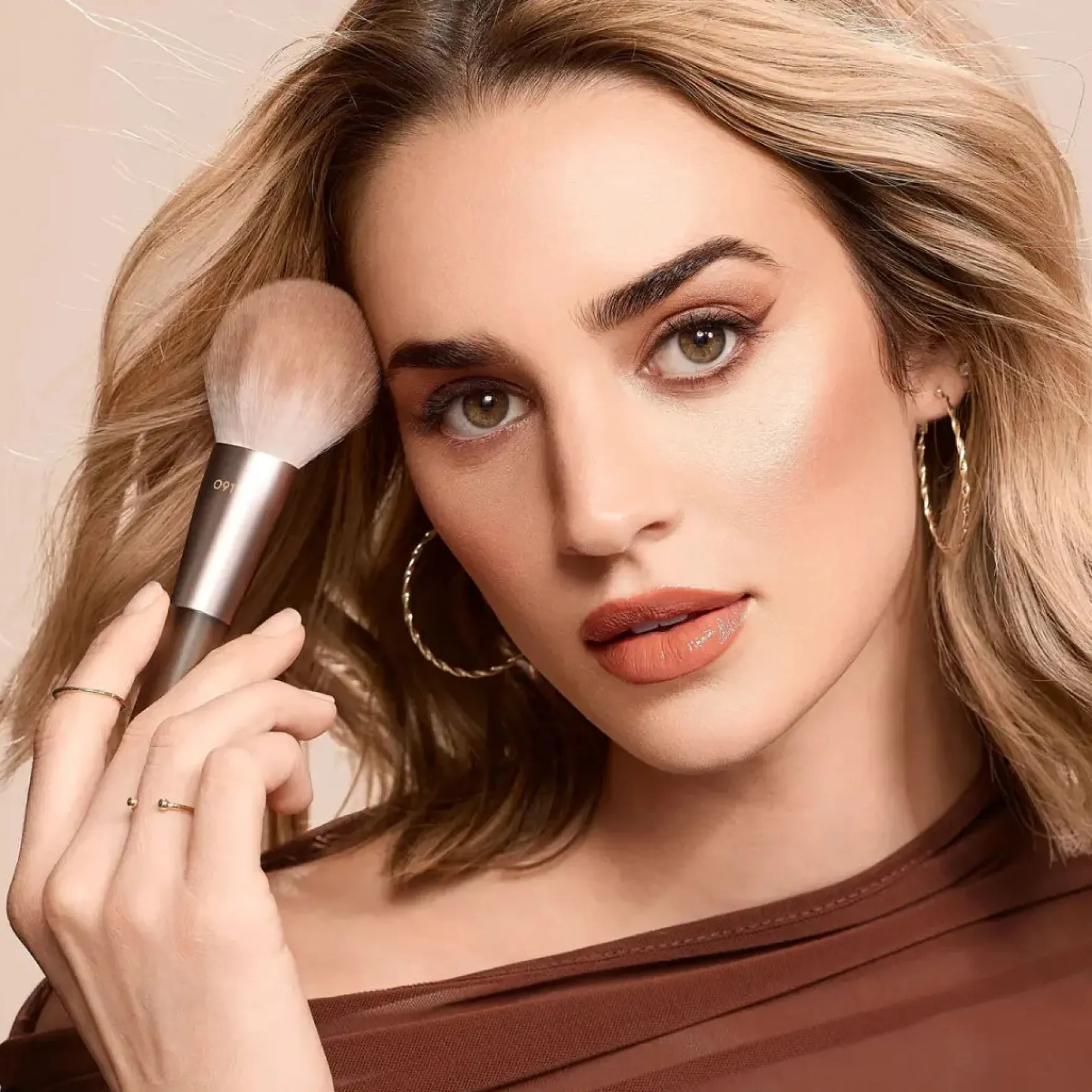 New Nudes Hazy Finish Powder Brush