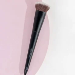 No. 11 Flat Top Contour Brush