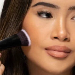 No. 11 Flat Top Contour Brush