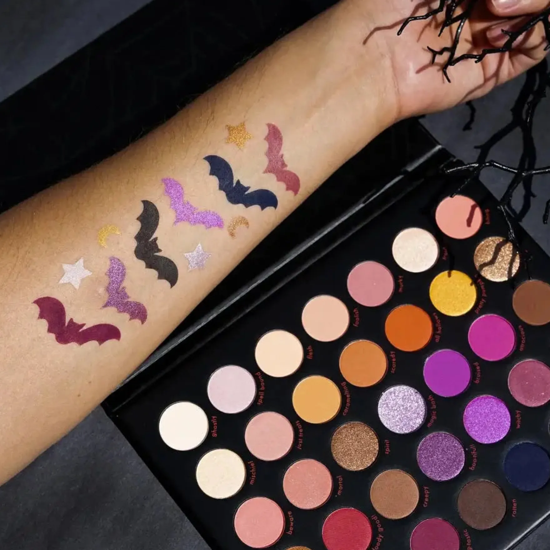 On the Haunt 35 Shades Palette