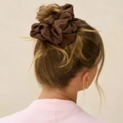 Oversized Scrunchies Black & Chocolate