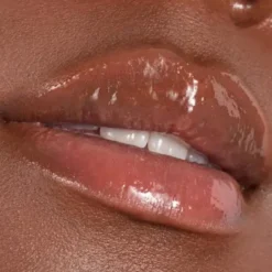 Plump It Up Lip Booster 010 Poppin' Champagne