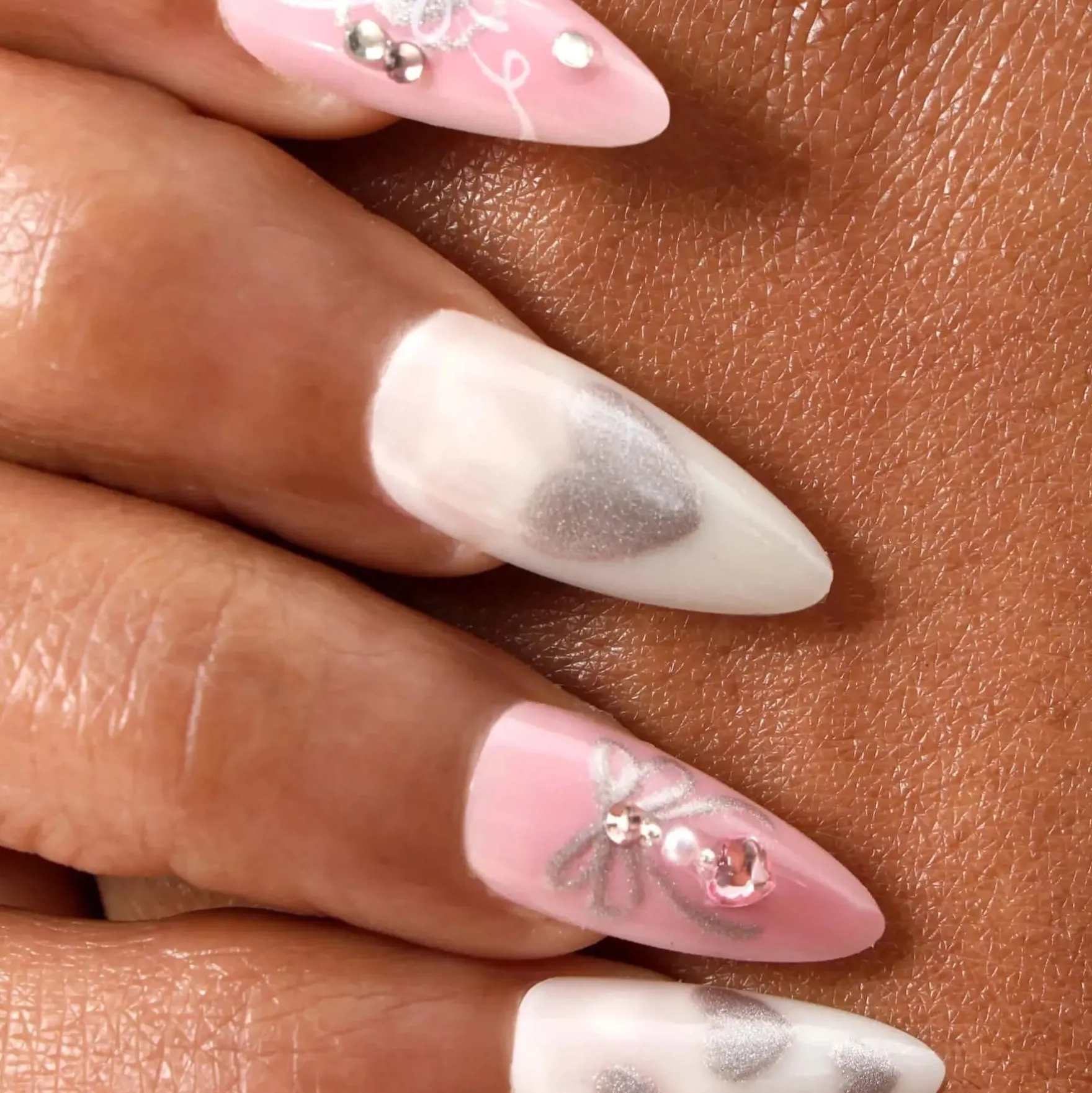 Press-On Nails Hearts of Pearls