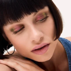 Prismatic Shift Eyeshadow 020 Berry Blaze