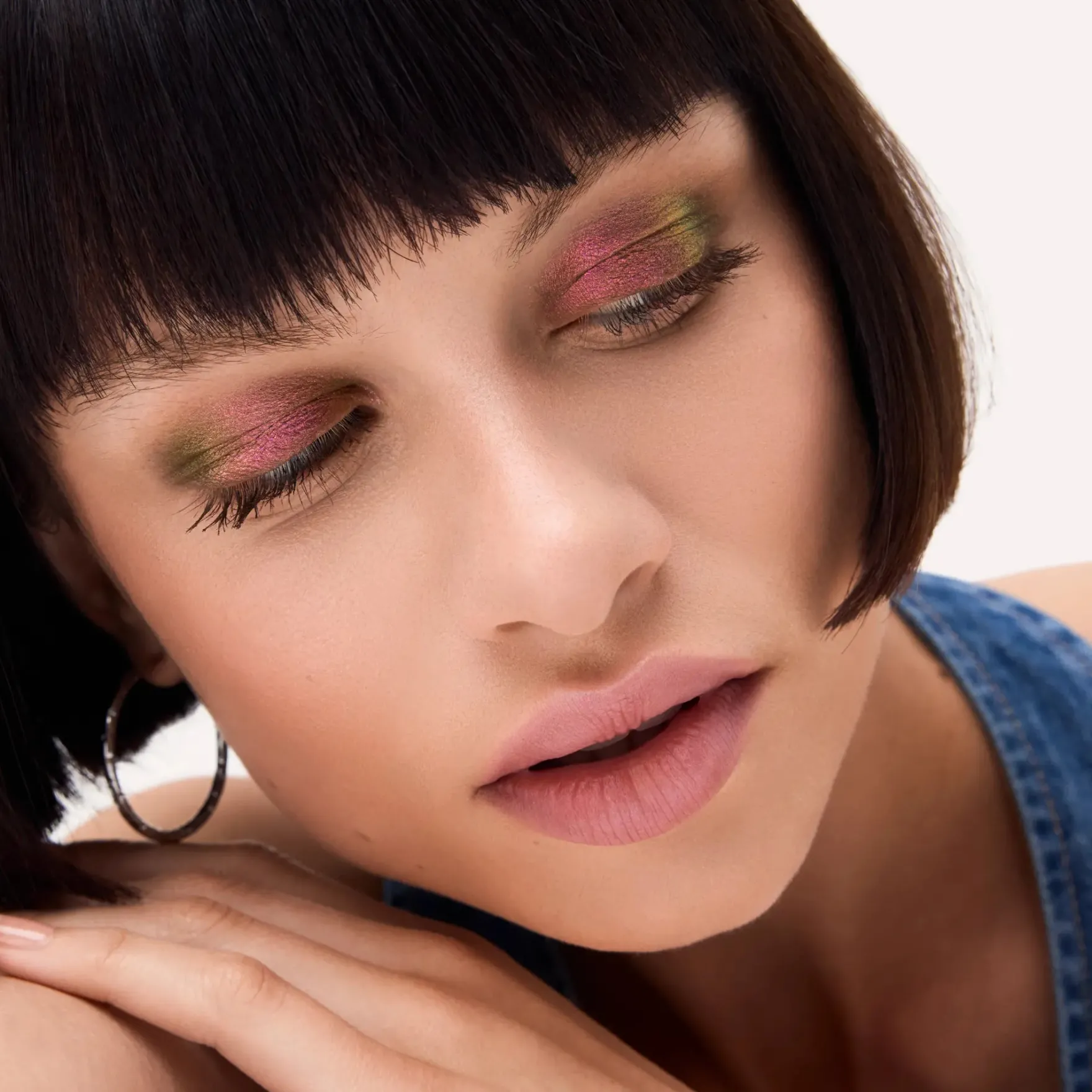 Prismatic Shift Eyeshadow 020 Berry Blaze