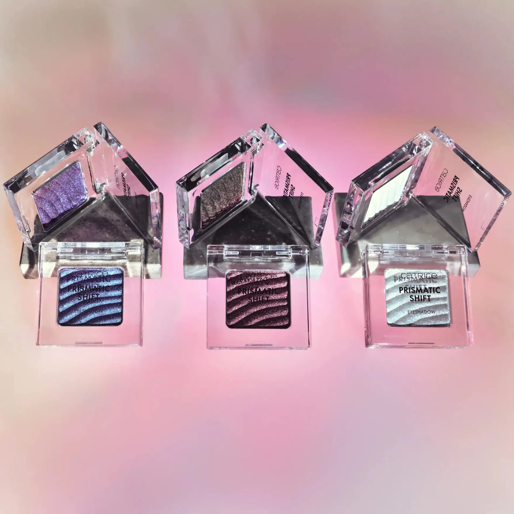 Prismatic Shift Eyeshadow 020 Berry Blaze