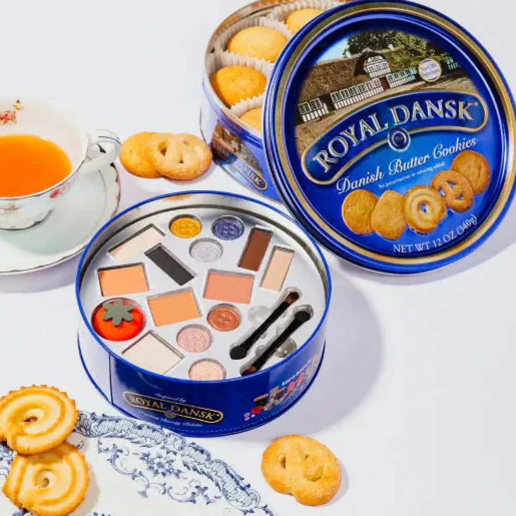Royal Dansk® Cookie Tin Creative Beauty Palette