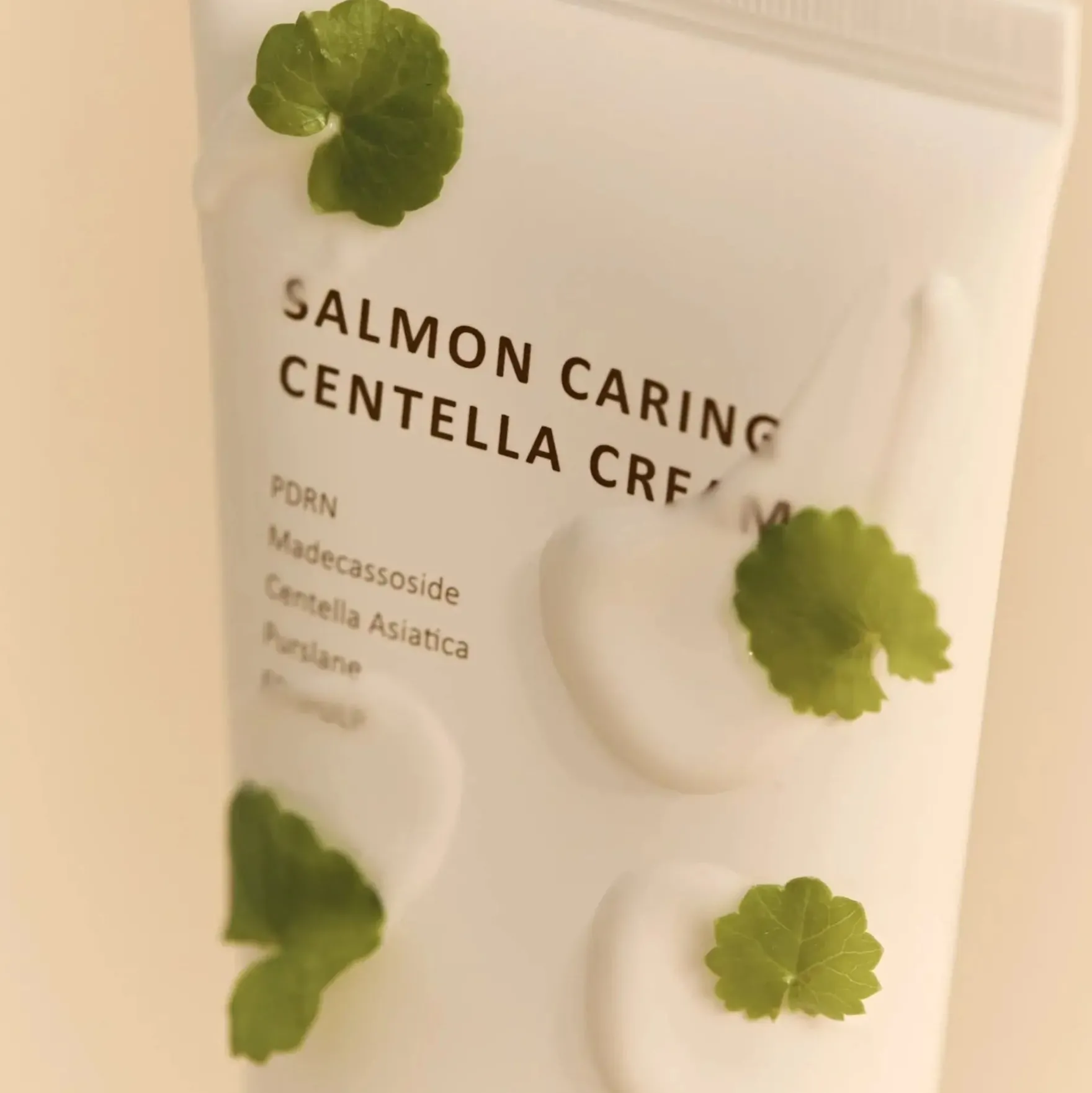 Salmon Caring Centella Cream