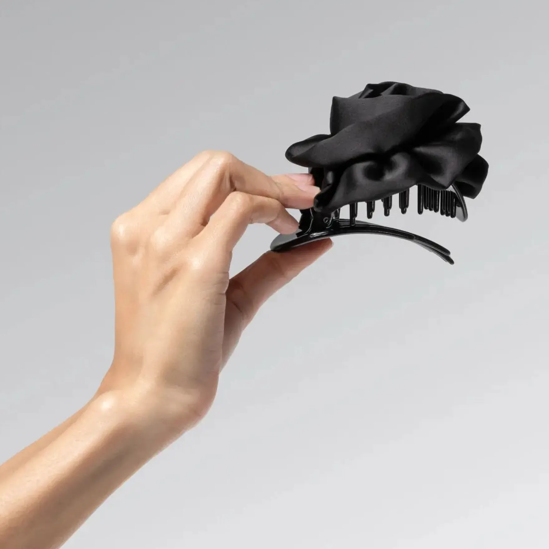 Satin Rosette Flat Cloud Clip Black