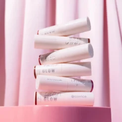 Satin Glow Luminous Shine Lipstick 03 Rose And Shine