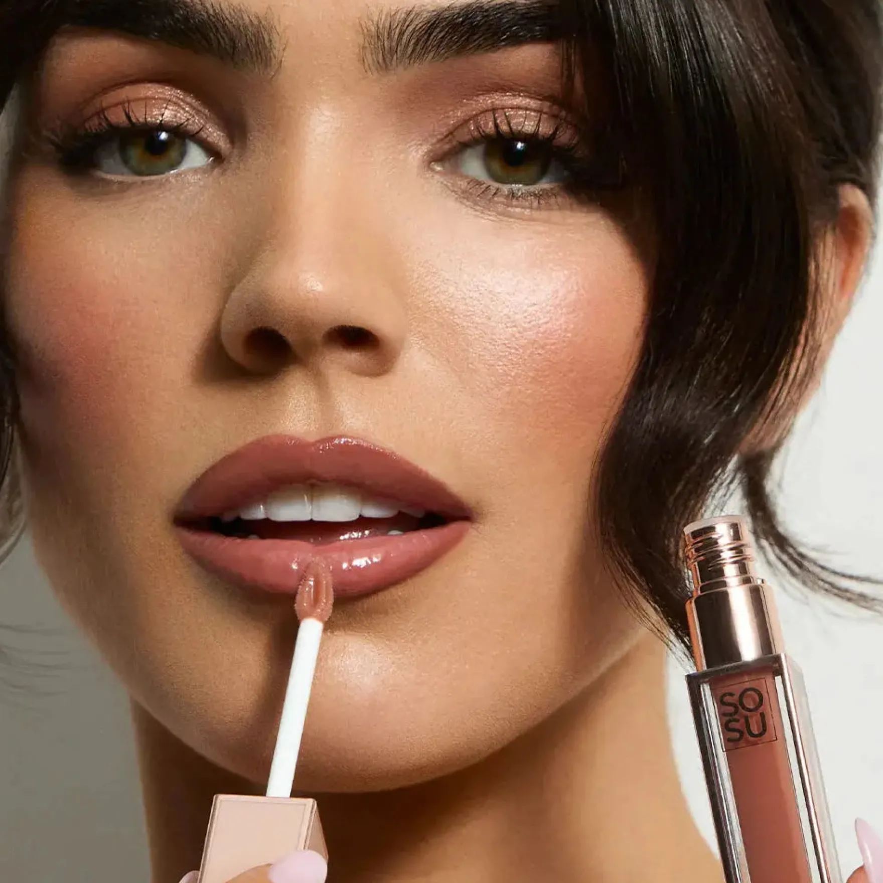 Satin Lip Glaze Almond Butter
