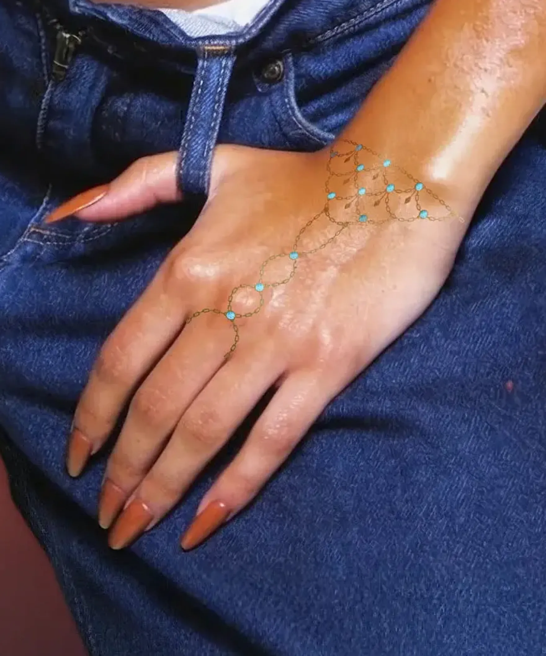 Scallop Hand Chain Bodybond