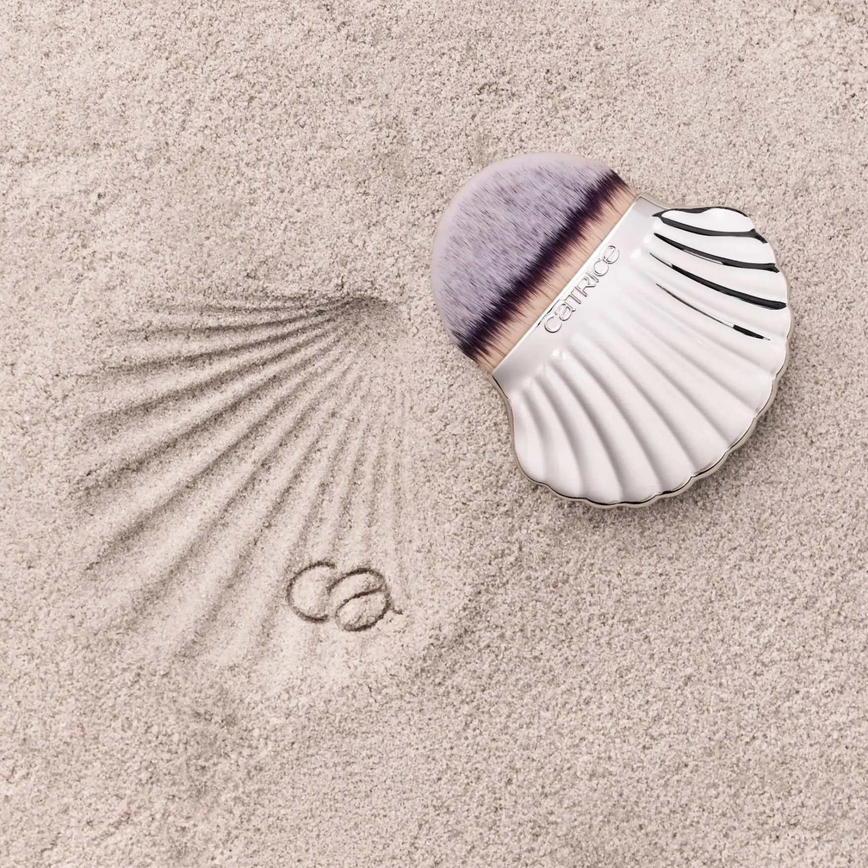 Seashell Stories Seashell Face & Body Brush C01 Ocean’s Treasure