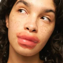 Self Aesthetic Rose Hydrogel Lip Patch