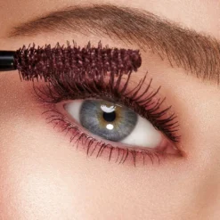 Sensationeller Himmel Himmel hoher Mascara -Burgunder Dunst