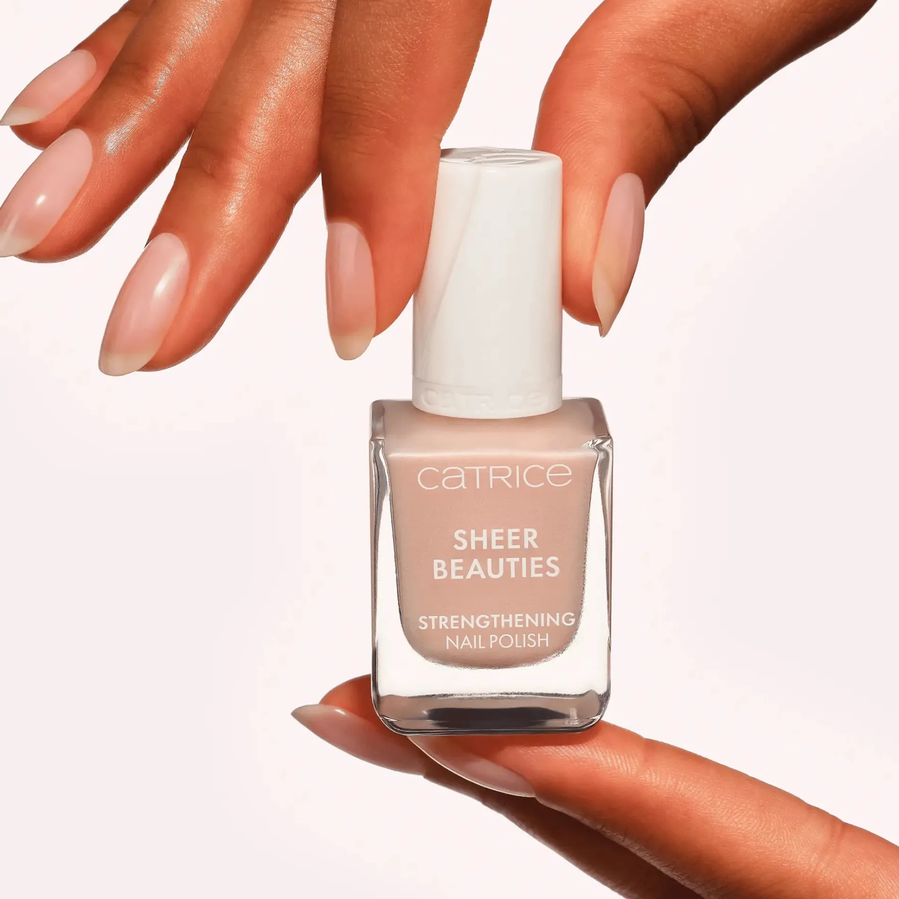 Sheer Beauties Strengthening Nail Polish 020 Roses Are Rosy