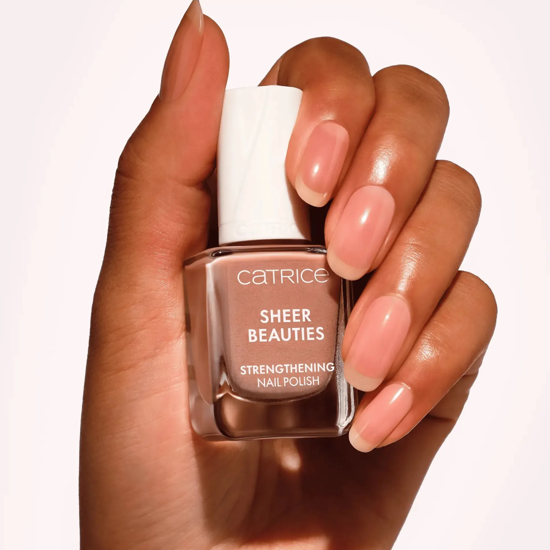Sheer Beauties Strengthening Nail Polish 060 Nudie Beautie