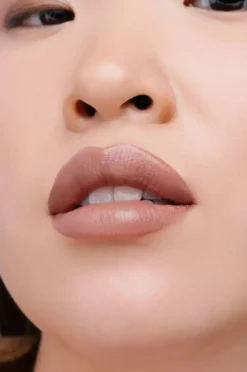 Shiny Trap Lipstick Dirt Road