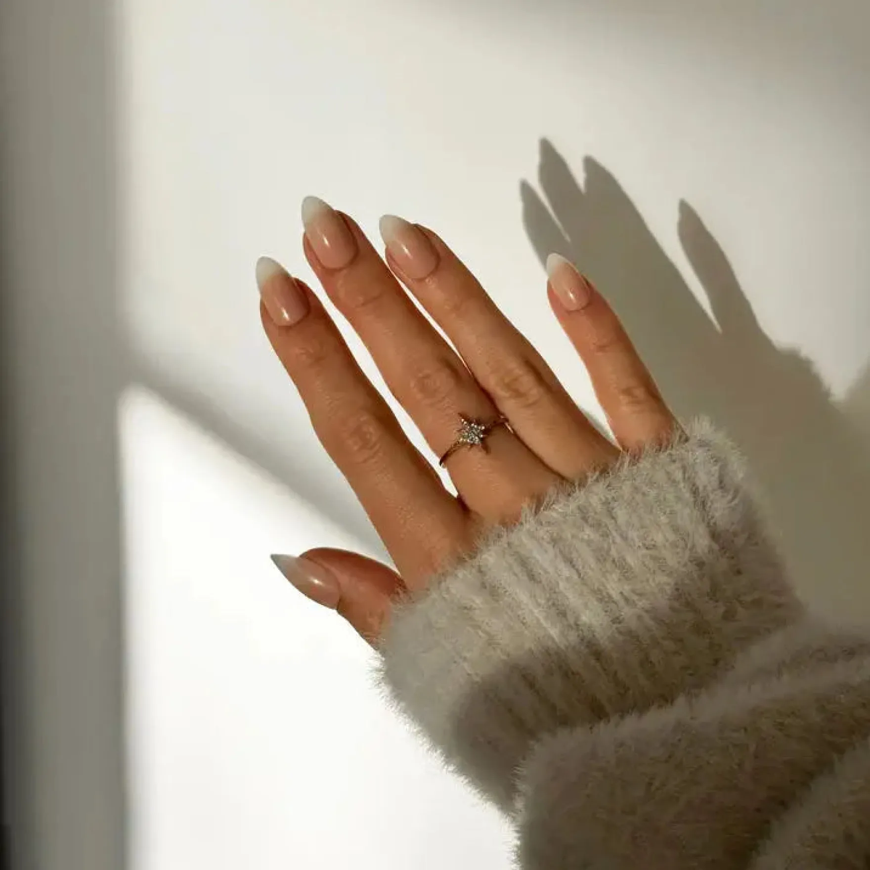 Soft Gel Press-On Nails Creamer