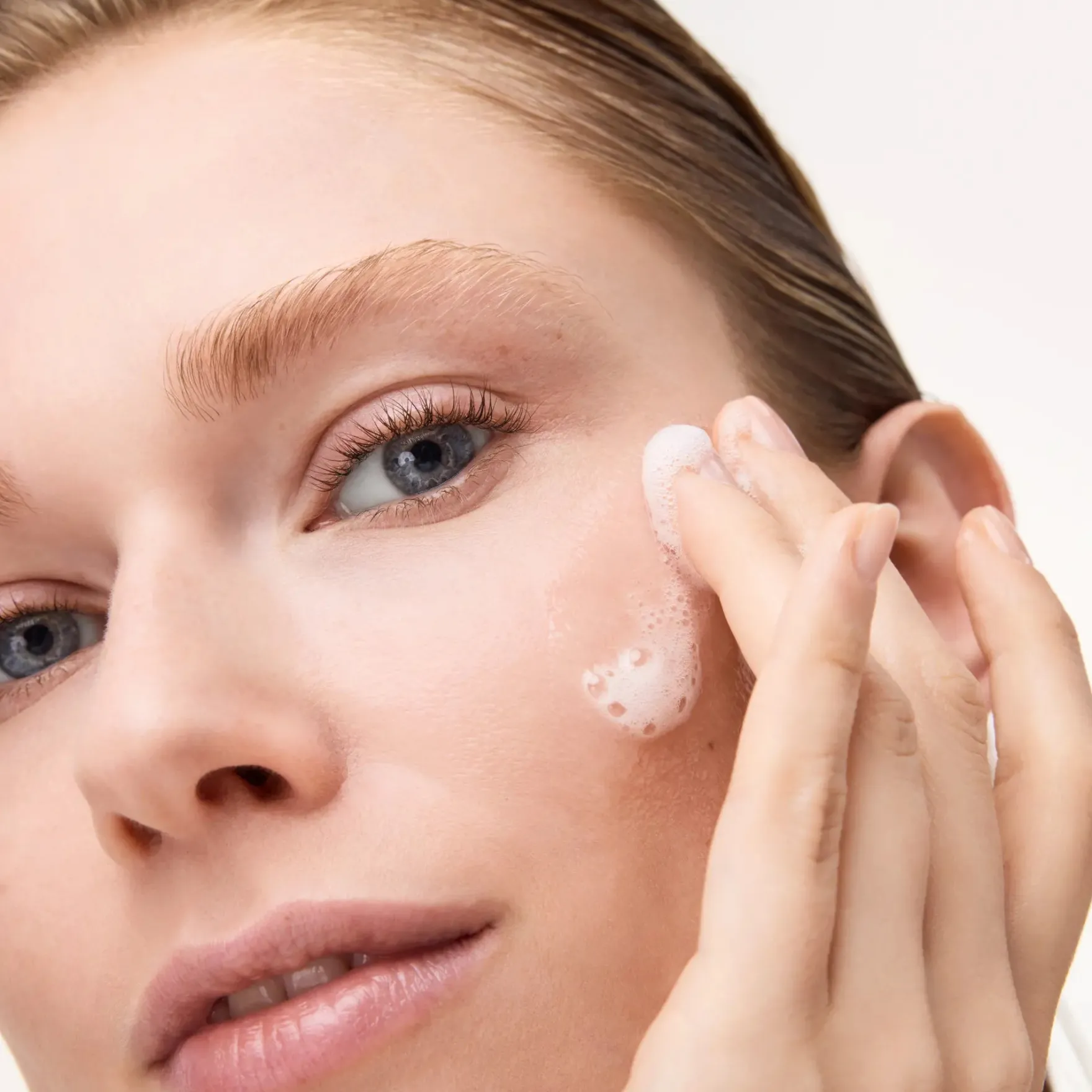 Soft Glam Foam Primer 010 Beyond The Cloud
