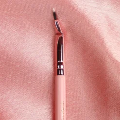Soft Pink & Gold Bended Tight Liner Brush
