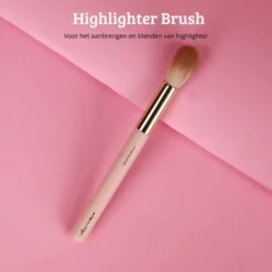 Soft Pink & Gold Highlighter Brush