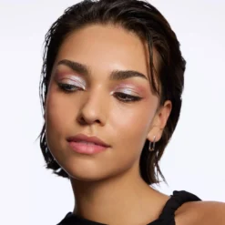 Space Glam Liquid Chrome Eyeshadow 010 Milky Way