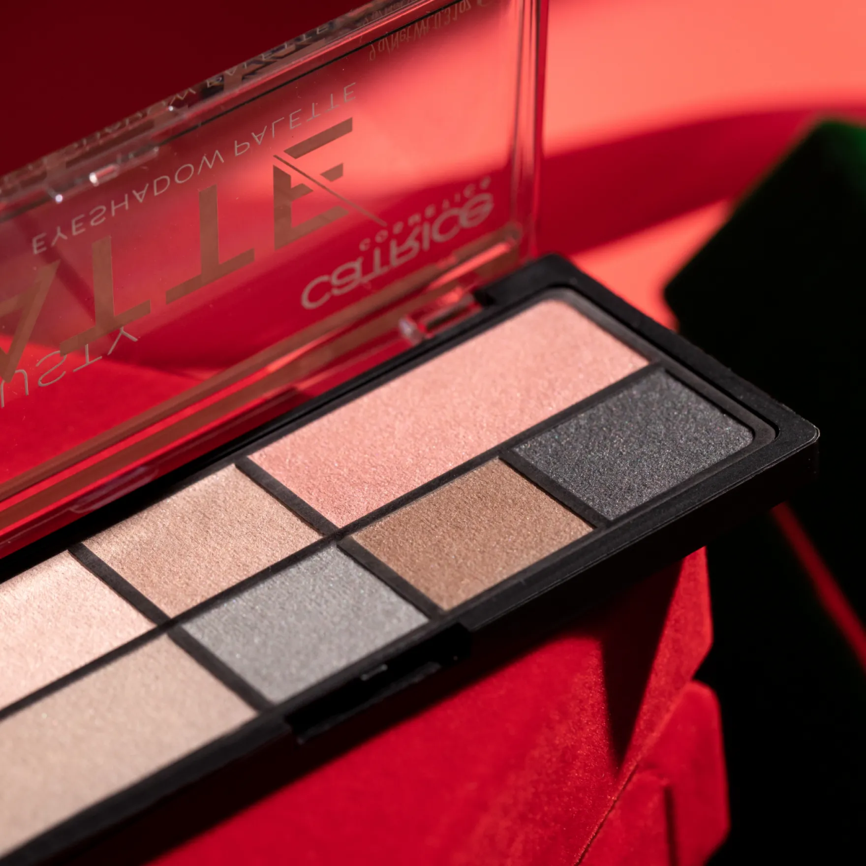 The Dusty Matte Eyeshadow Palette