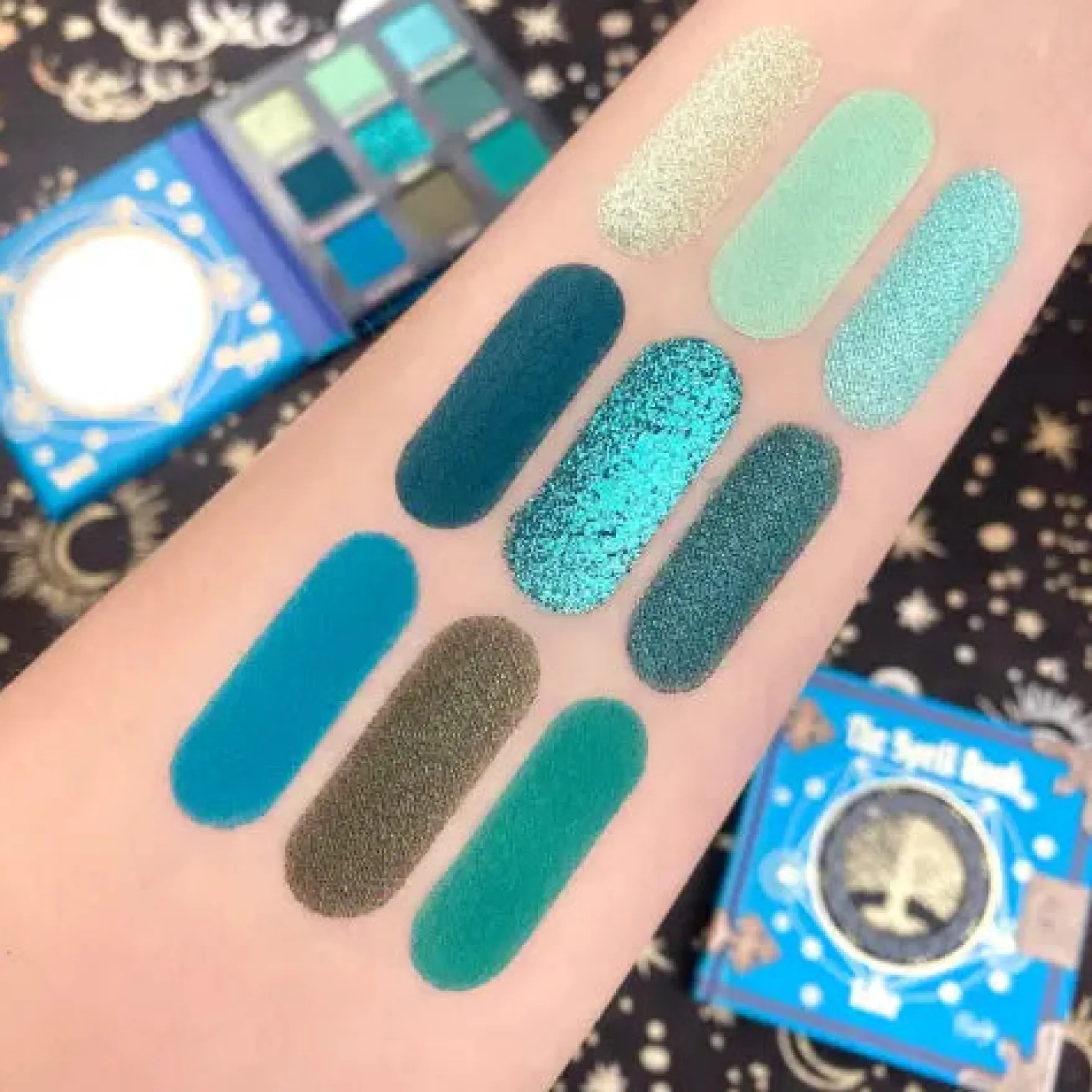 The Spell Book Smooth and Blendable Eyeshadow Palette Love