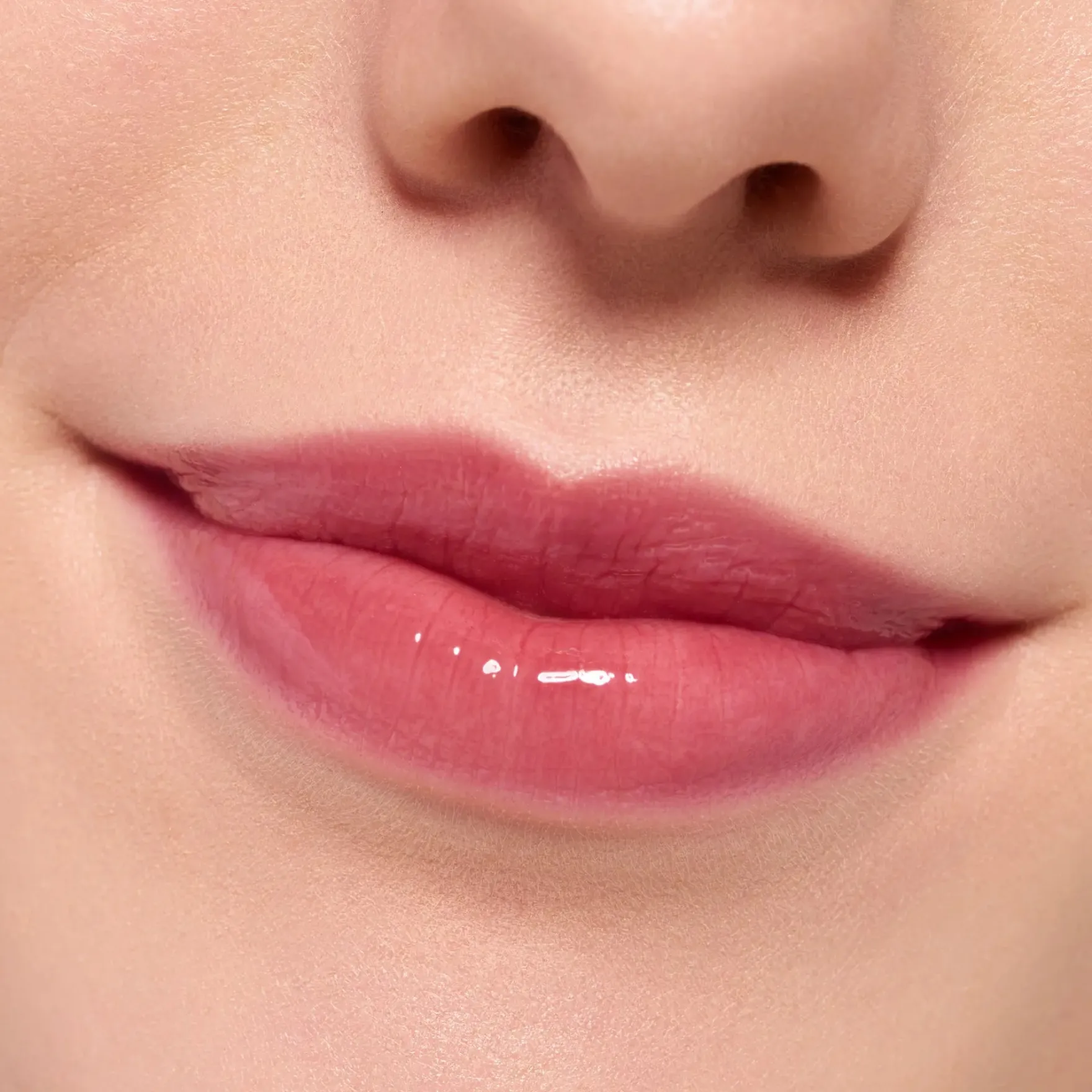The Super Peptide Glossy Lip Treatment 06 Plumfection!