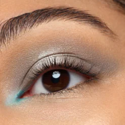 Tiny Treasures Eyeshadow Palette 040 Icy Whisper
