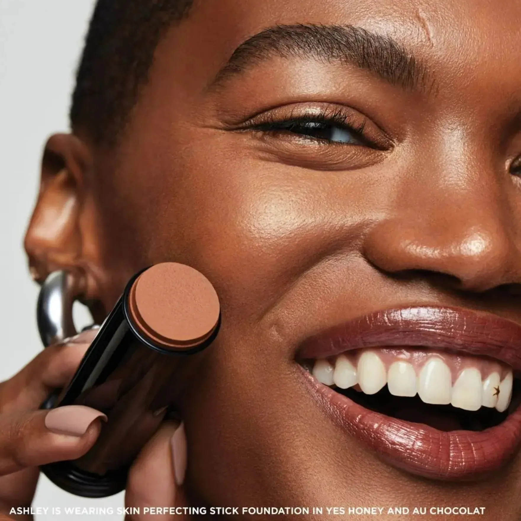 True Color Skin Perfecting Stick Foundation SPF15